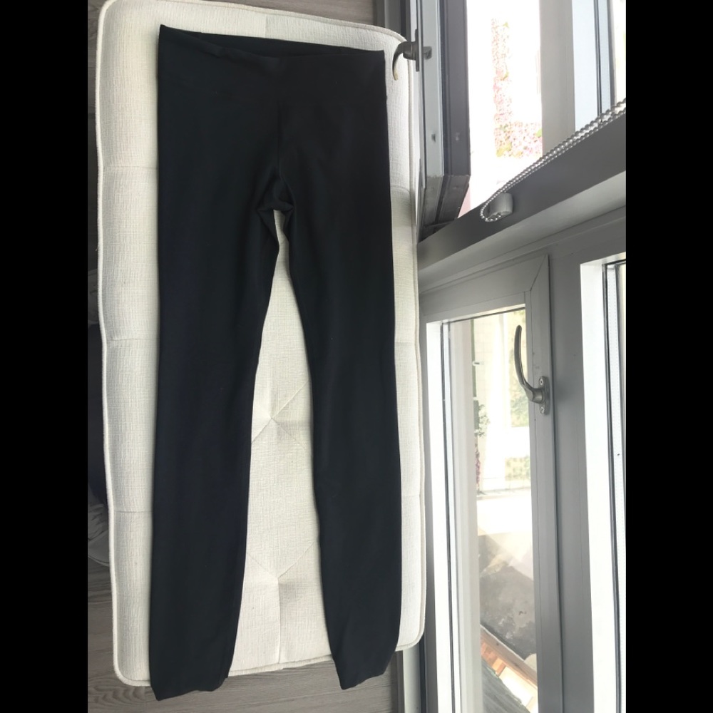 Under Armour black leggings size xs